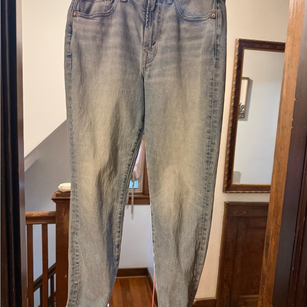 AE77 American Eagle Outfitters Cigarette Light Blue Slim Straight Jeans